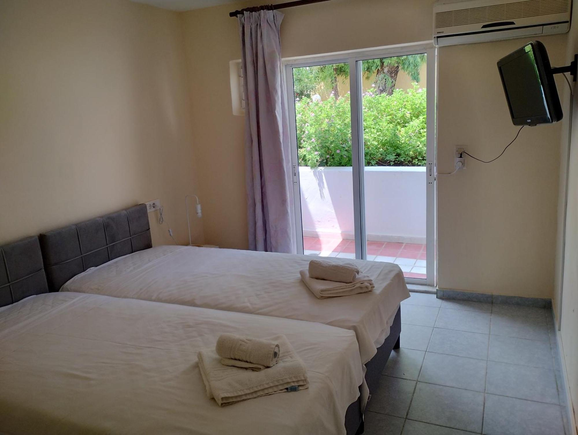 Leonidas Hotel & Studios Kos Town Room photo